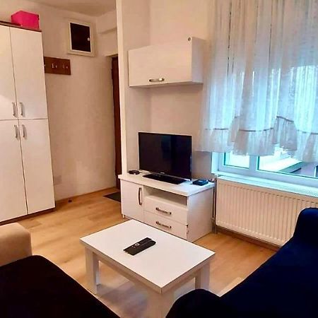 Bright & Lovely Apartment In The City Center Pristina Extérieur photo