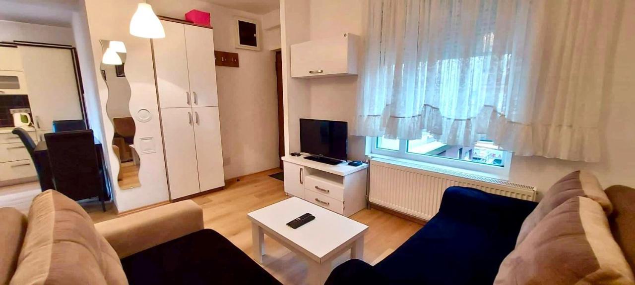 Bright & Lovely Apartment In The City Center Pristina Extérieur photo