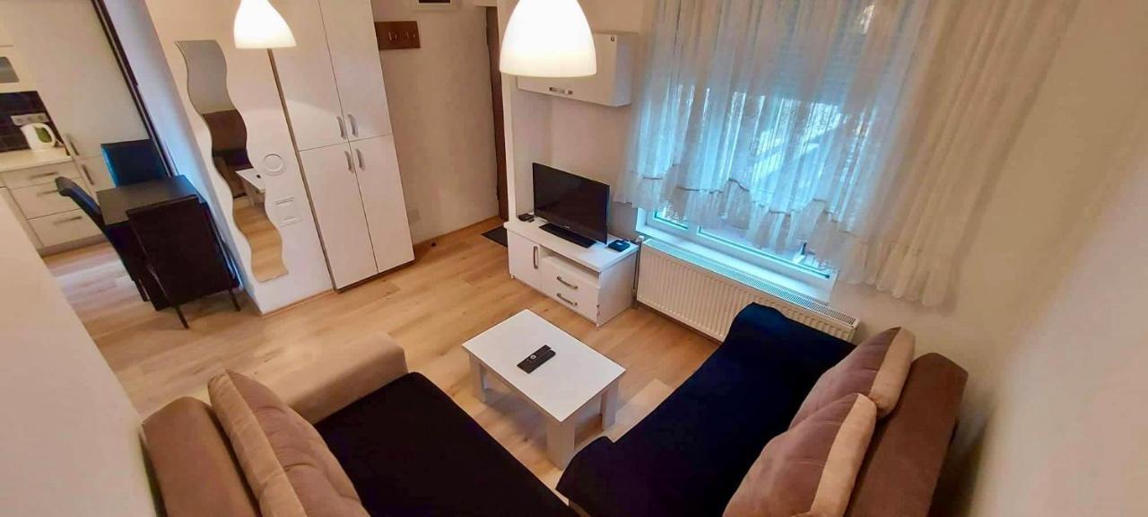 Bright & Lovely Apartment In The City Center Pristina Extérieur photo