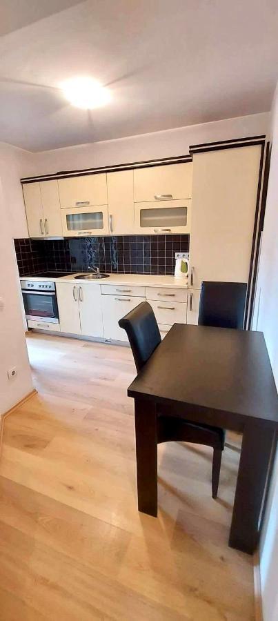 Bright & Lovely Apartment In The City Center Pristina Extérieur photo