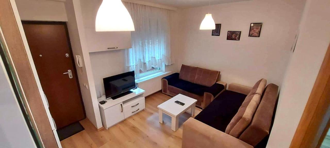 Bright & Lovely Apartment In The City Center Pristina Extérieur photo