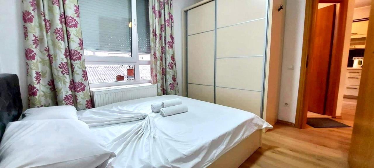 Bright & Lovely Apartment In The City Center Pristina Extérieur photo